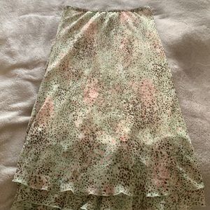 Green, garden, ruffle skirt.